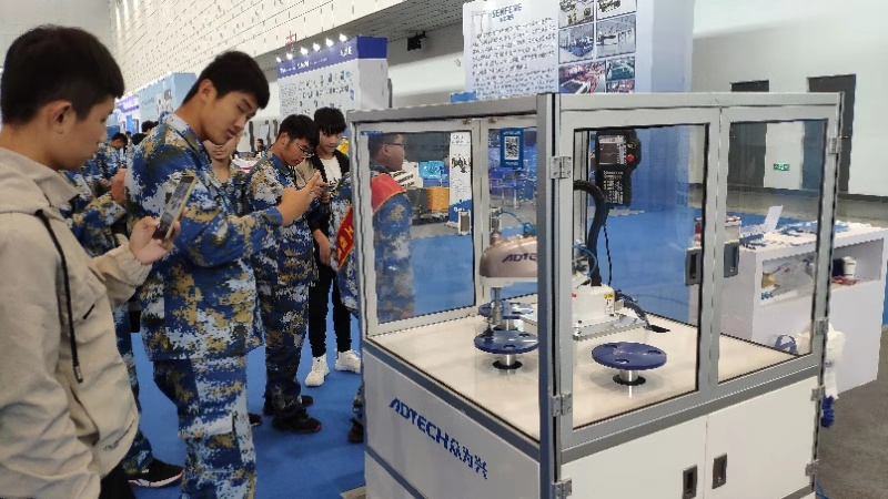 眾為興登陸第三屆工業(yè)機(jī)器人“國賽” 眾為興登陸第三屆工業(yè)機(jī)器人“國賽”